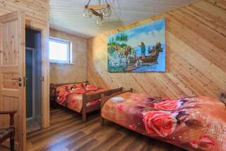 Гостевой дом Vilkdvaris Плунге Двухместный номер с 1 кроватью или 2 отдельными кроватями и собственной ванной комнатой-4